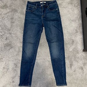 Levi’s High Rise Skinny Jean